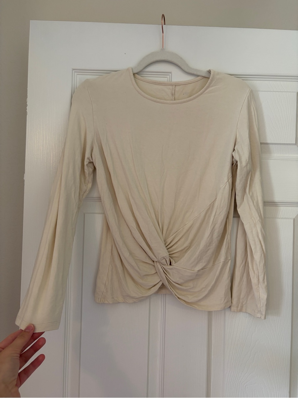 Snoga Athletics Long-Sleeve Twist Front Top in Cream
